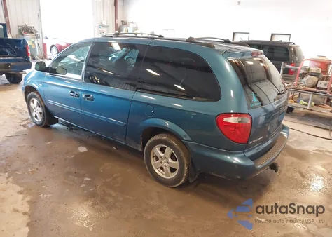 2005 Dodge Grand Caravan Sxt from USA, damaged, VIN 2D4GP44L05R345874